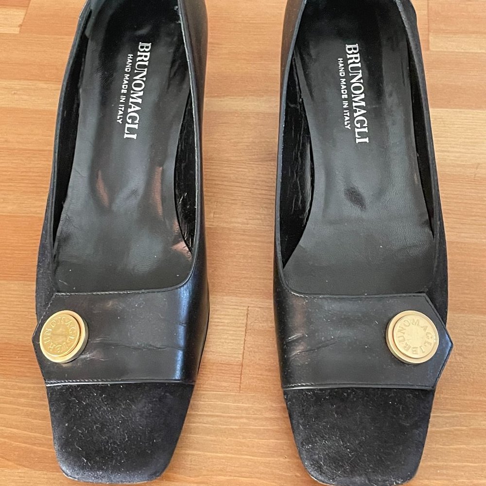 Vintage Bruno Magli Women's Black Leather and Suede Pumps Size 8